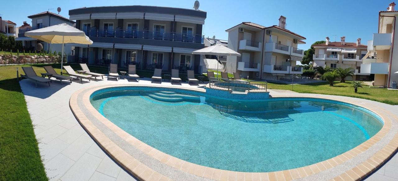 Finikas Garden Beach Resort Nikiti Dış mekan fotoğraf