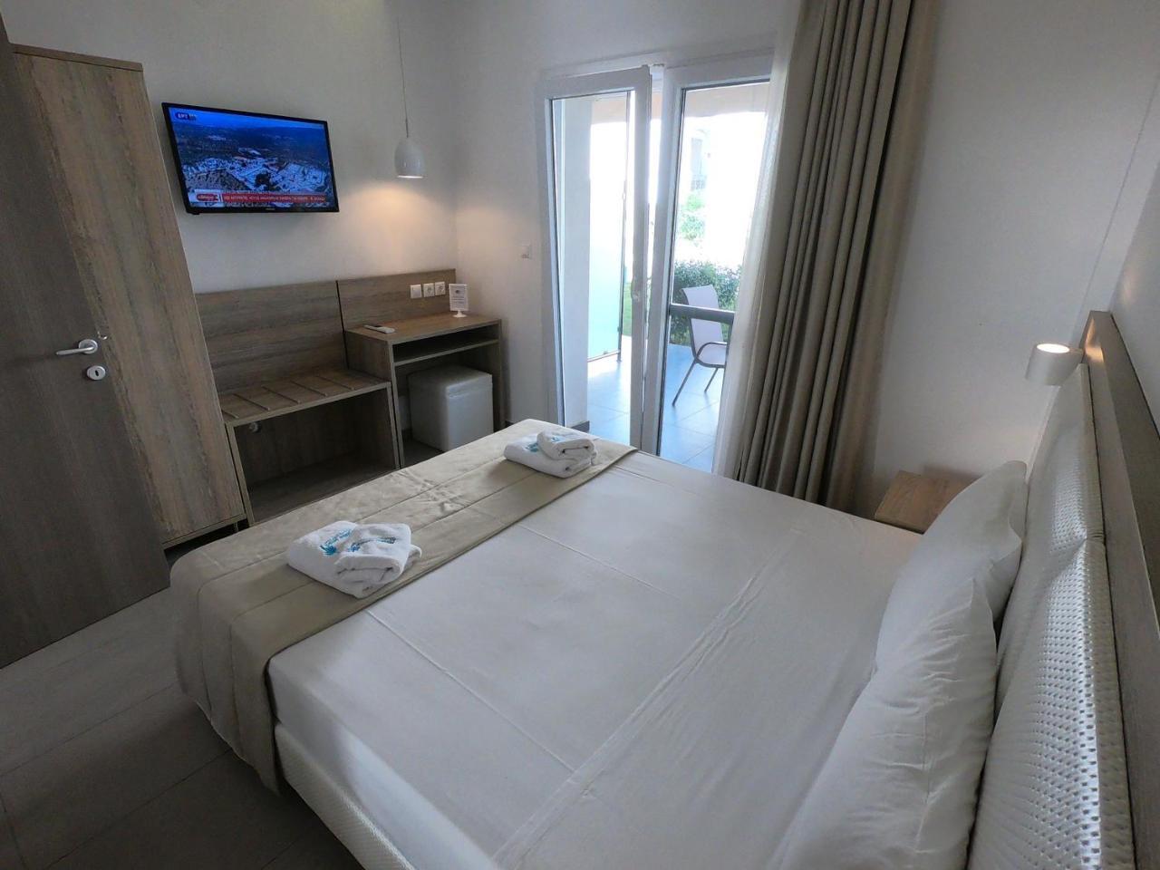 Finikas Garden Beach Resort Nikiti Dış mekan fotoğraf