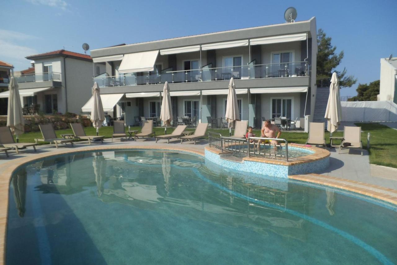 Finikas Garden Beach Resort Nikiti Dış mekan fotoğraf