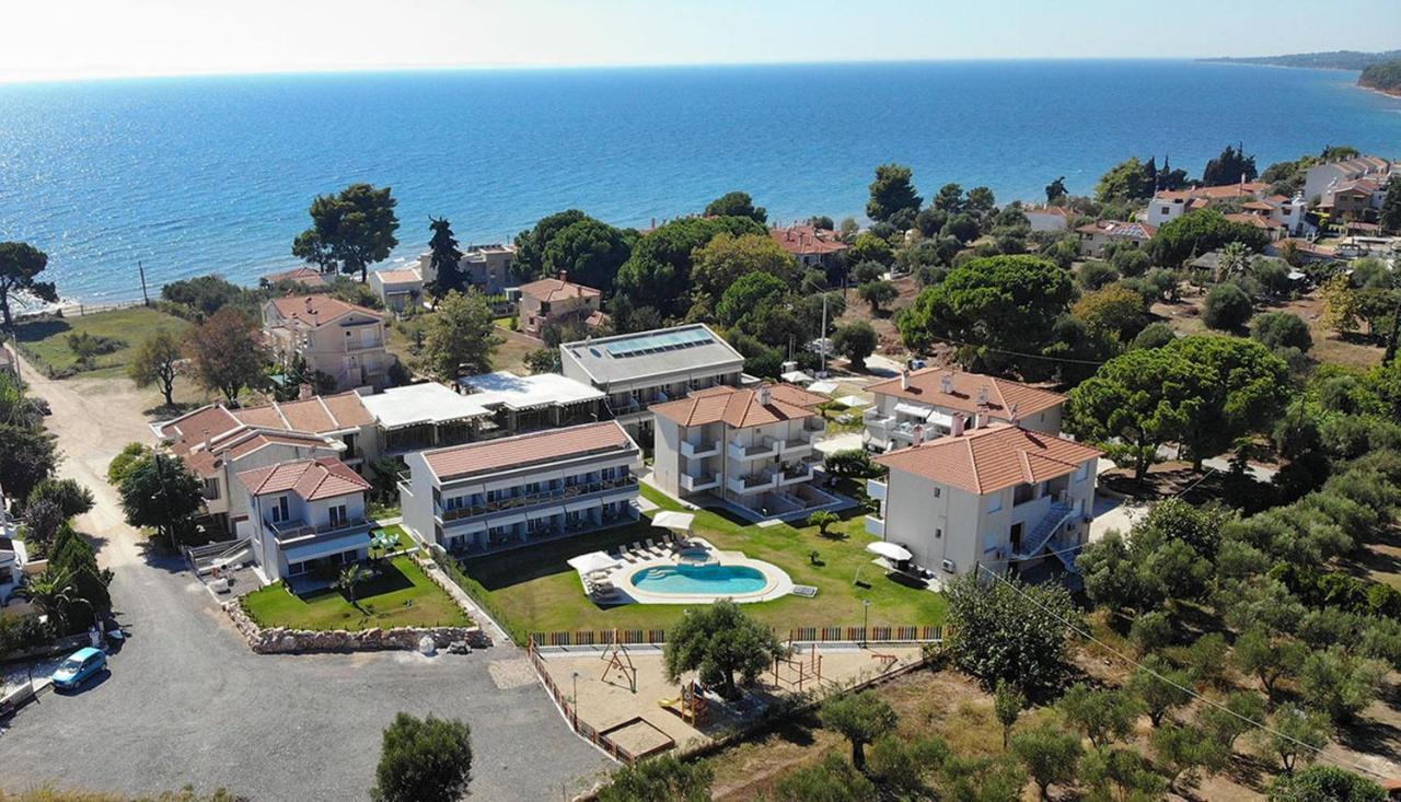 Finikas Garden Beach Resort Nikiti Dış mekan fotoğraf